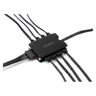 XSPC 8-fach, 3-Pin, 5V, Addressable RGB Splitter Hub - SATA Powered,