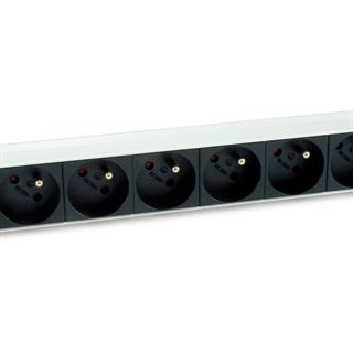 1.80m Equip Steckdosenleiste 19"(1HE)8fach CEE7/7 Kabl.(Fr)si