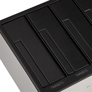 IcyBox Dockingstation für 4 HDD/SSD, SATA 2,5"/3,5",