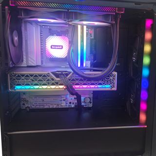 indigo AMD R7 9800X3D 64GB 2TB + 4TB SSD RX9060XT Bulk