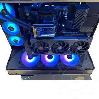 PC MSI HALO 9950X3D RTX5090 32GBDDR5 4TB