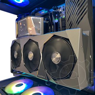 PC MSI HALO 9950X3D RTX5090 32GBDDR5 4TB