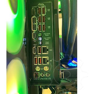 PC MSI HALO 9950X3D RTX5090 32GBDDR5 4TB